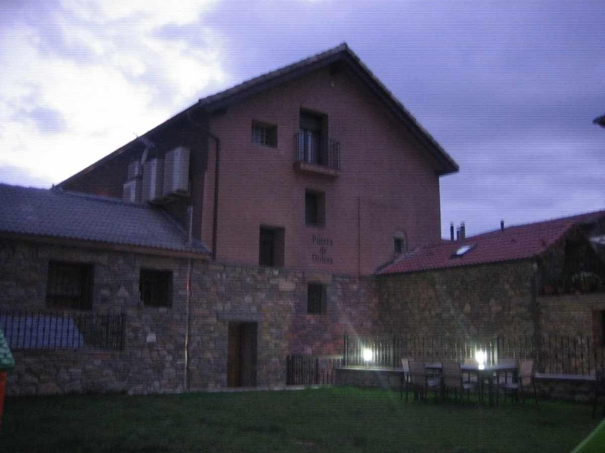 Apartamentos Puerta De Ordesa Laspuna Exterior photo