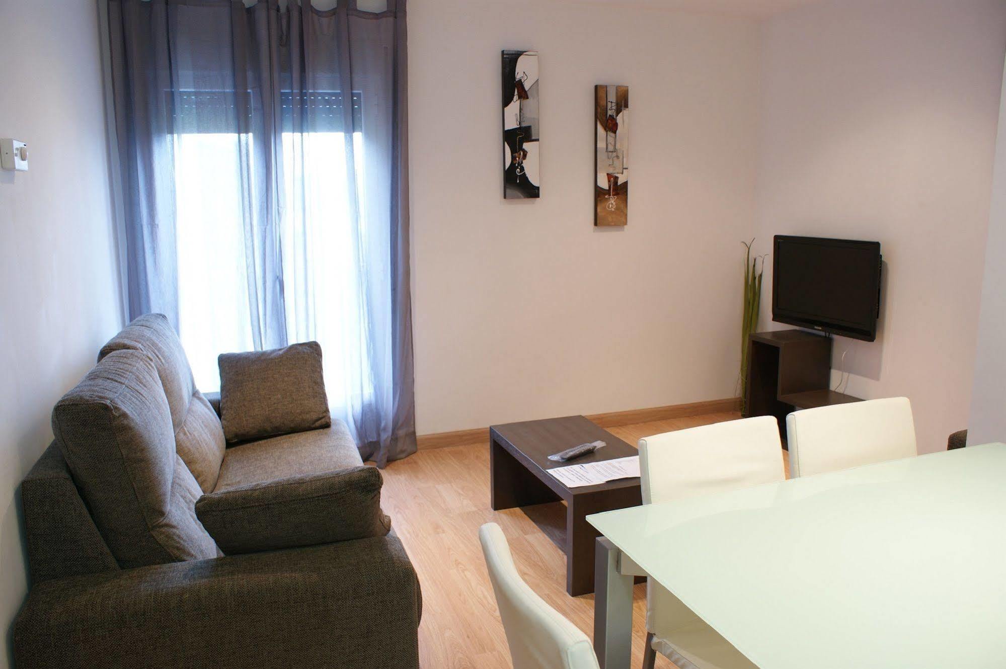 Apartamentos Puerta De Ordesa Laspuna Exterior photo